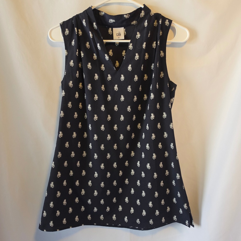 Cabi Sleeveless V-Neck Blouse XS Black White Medallion Floral 3435 Dark Academia